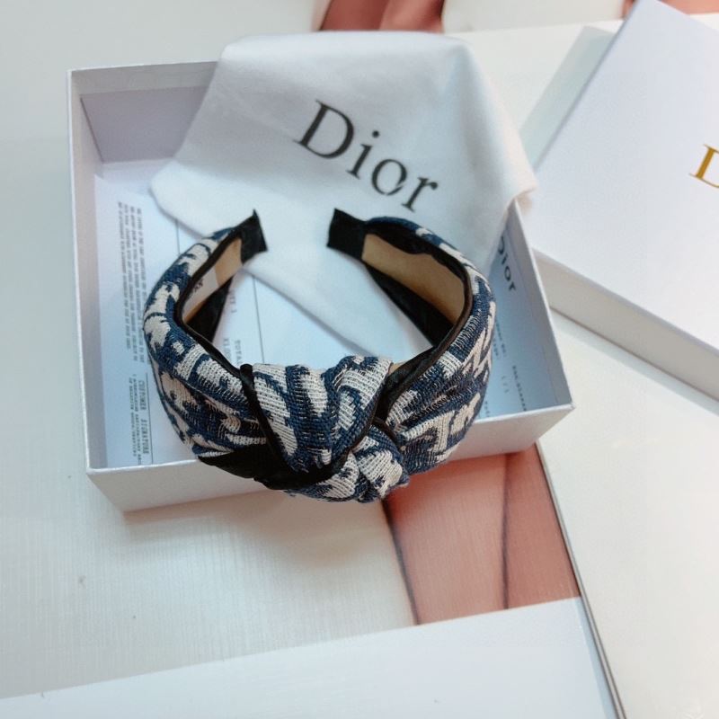 CHRISTIAN DIOR